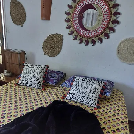 La Maison De Marie-jeanne - Le Rocher D'ongles * Ongles