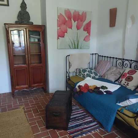 La Maison De Marie-jeanne - Le Rocher D'ongles Ongles