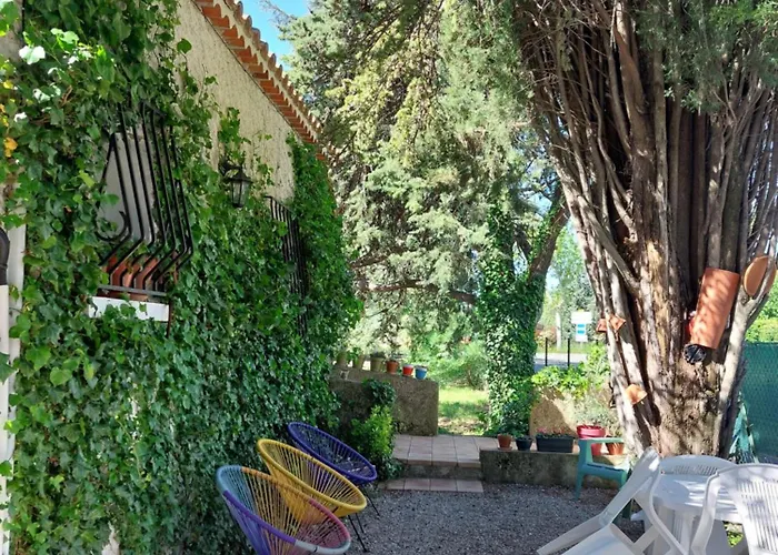 Couette-café La Maison De Marie-jeanne - Le Rocher D'ongles 3*