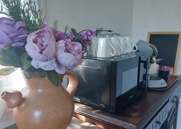 Couette-café La Maison De Marie-jeanne - Le Rocher D'ongles 3*