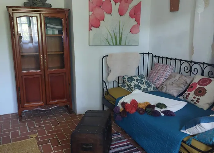 La Maison De Marie-jeanne - Le Rocher D'ongles Ongles