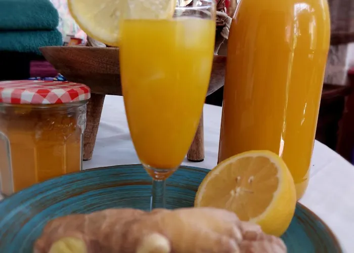 La Maison De Marie-jeanne - Le Rocher D'ongles Couette-café Ongles